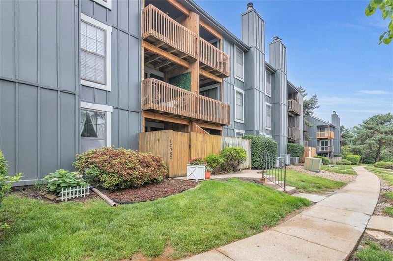 12786 110th Ter, Overland Park, KS 66210