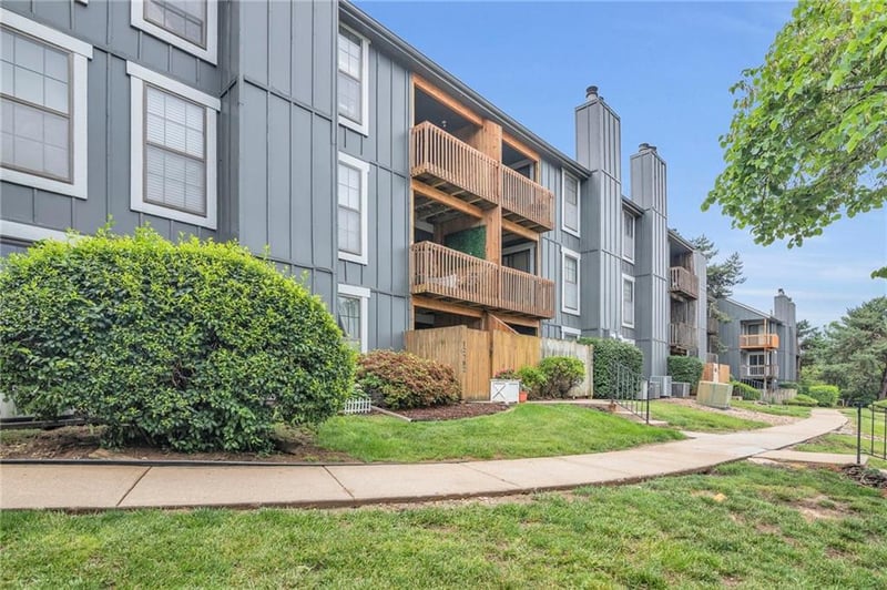 12786 110th Ter, Overland Park, KS 66210