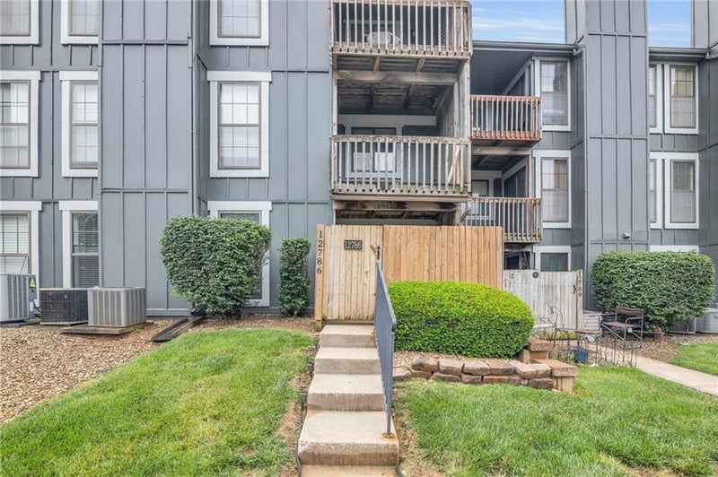 12786 110th Ter, Overland Park, KS 66210
