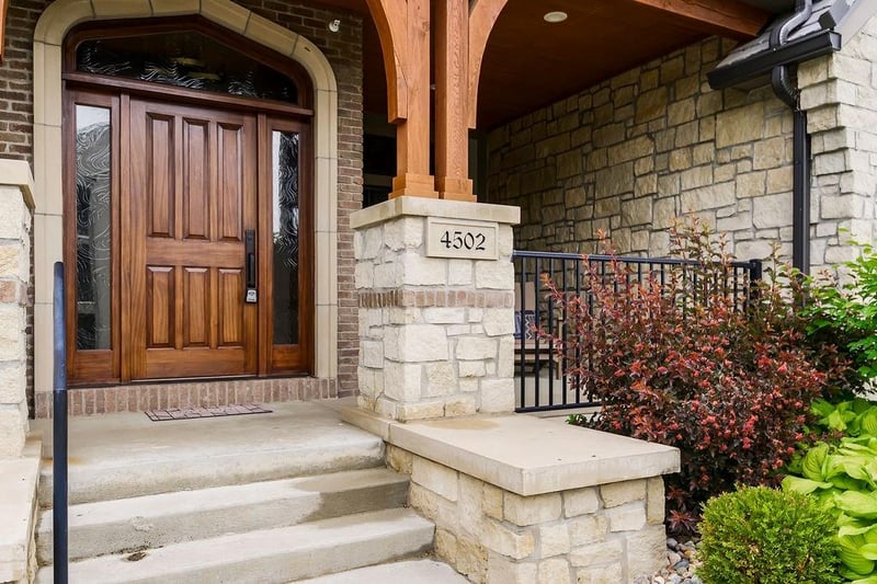4502 Summit St, Kansas City, MO 64111