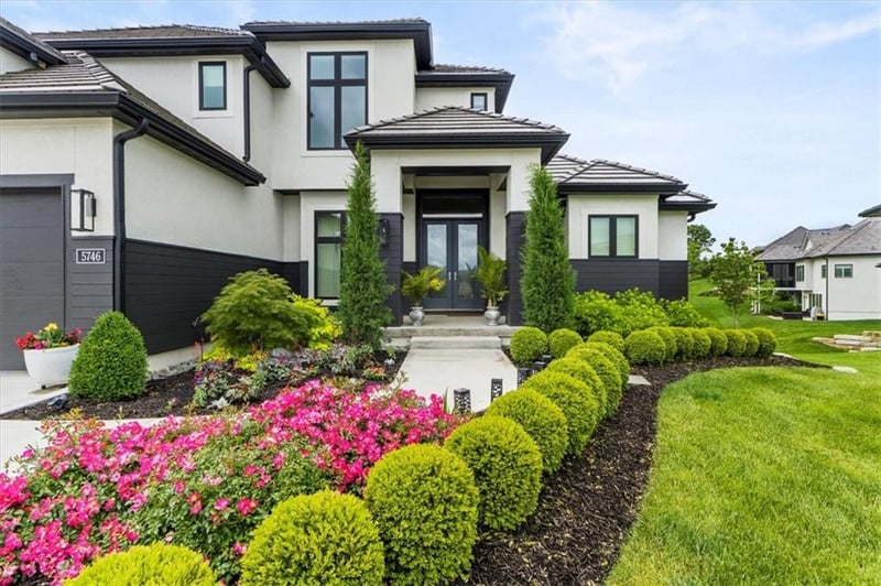 5746 Revere Ave, Kansas City, MO 64151