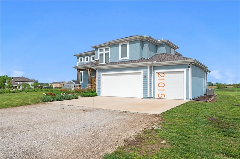 21015 S Moonlight Rd, Gardner, KS 66030