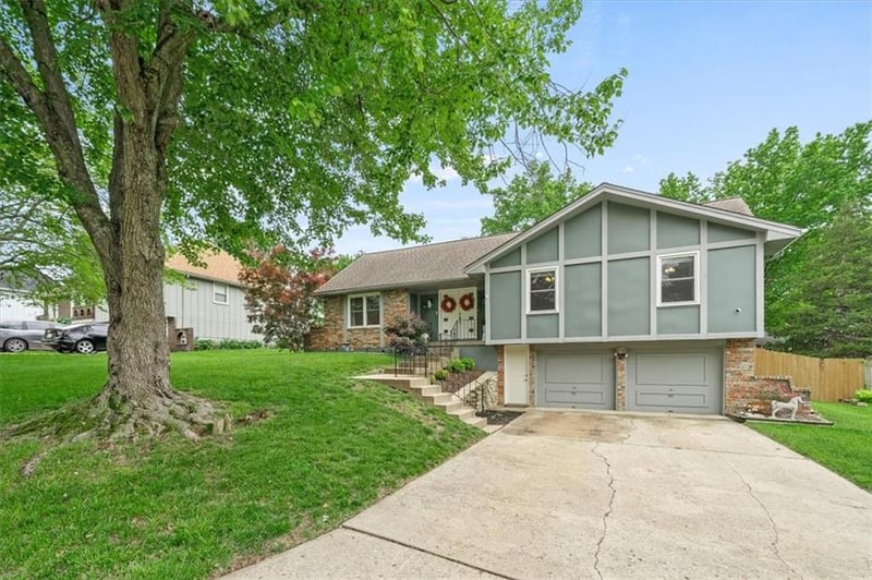 10207 E 96th St, Kansas City, MO 64134