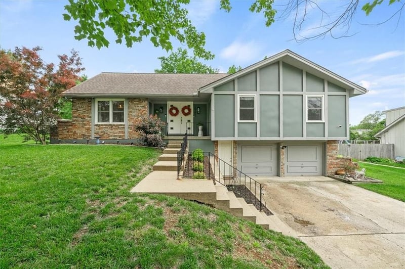 10207 E 96th St, Kansas City, MO 64134