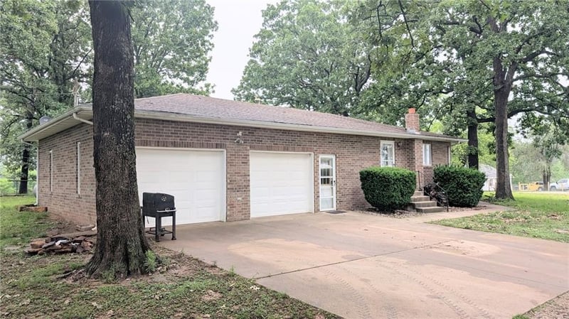9550B S 325 Rd, El Dorado Springs, MO 64744