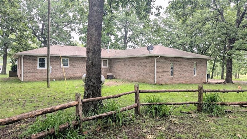 9550B S 325 Rd, El Dorado Springs, MO 64744