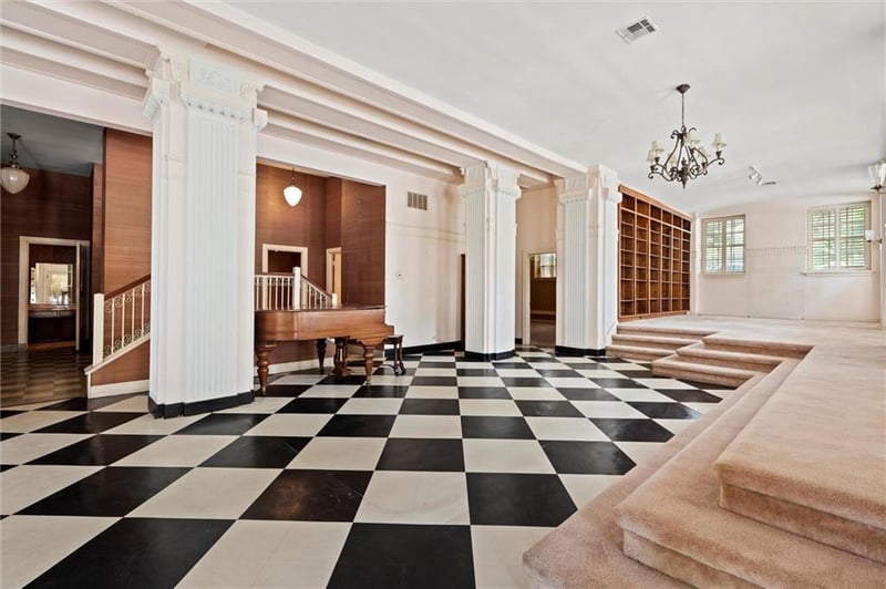 4618 Warwick St #1H, Kansas City, MO 64112