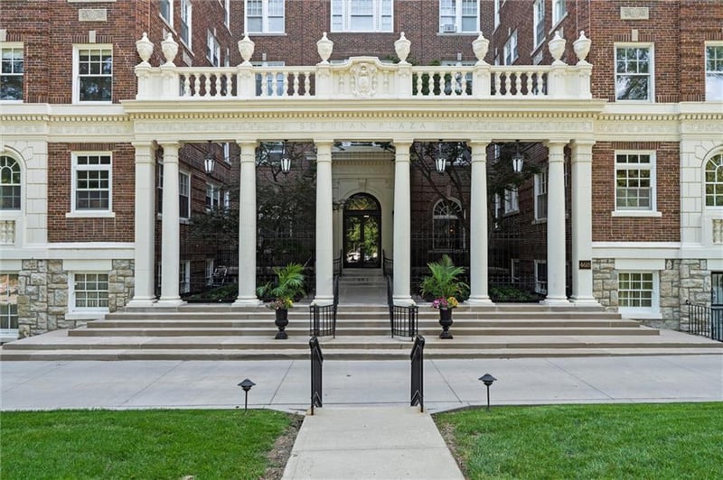 4618 Warwick St #1H, Kansas City, MO 64112