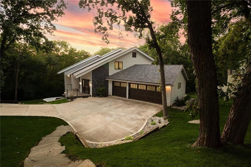 12204 Catalina St, Leawood, KS 66209
