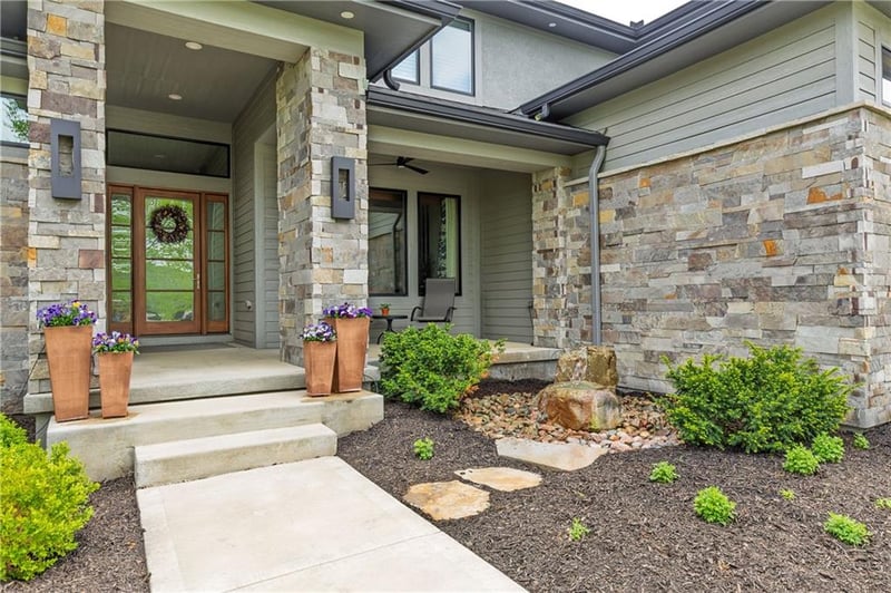 25075 W 105th Ter, Olathe, KS 66061