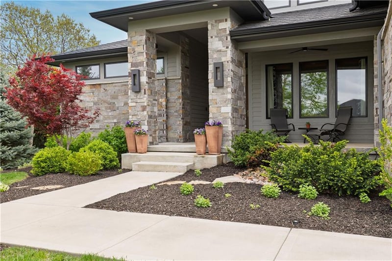 25075 W 105th Ter, Olathe, KS 66061