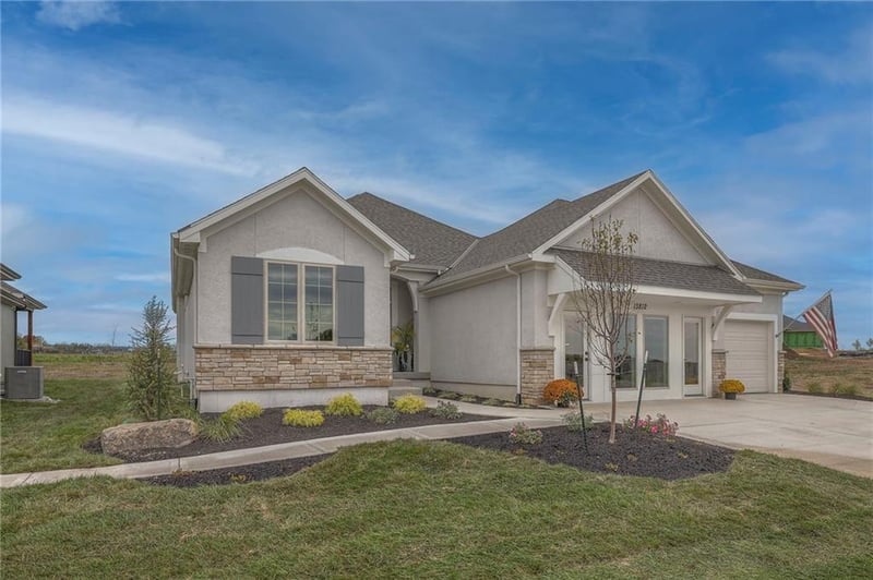 12505 W 138th Pl, Overland Park, KS 66221