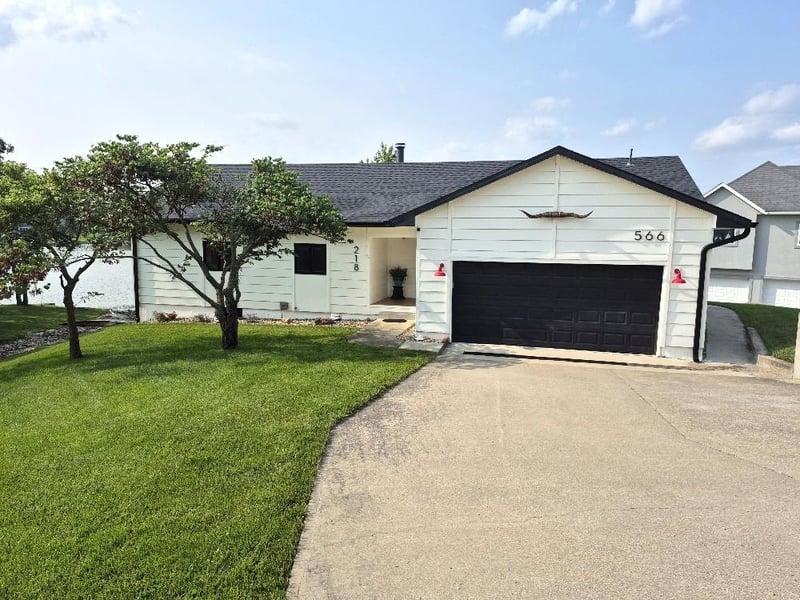 566 Lake Viking Ter, Gallatin, MO 64640