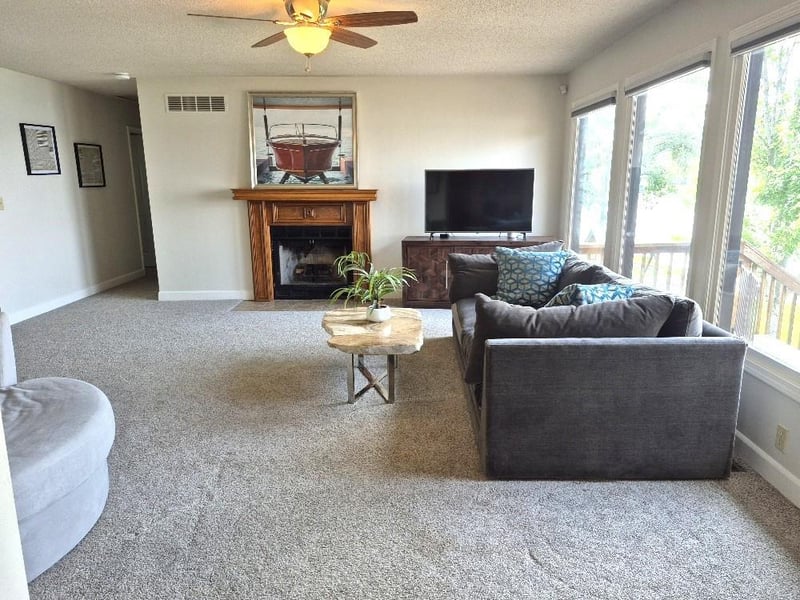 566 Lake Viking Ter, Gallatin, MO 64640