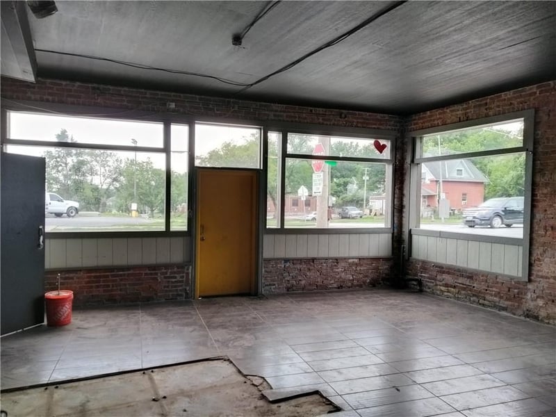 5300 24th St, Kansas City, MO 64127