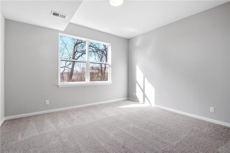 25437 149th Ter, Olathe, KS 66061