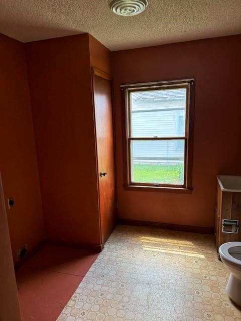 109 W 7 St, Mound City, MO 64470