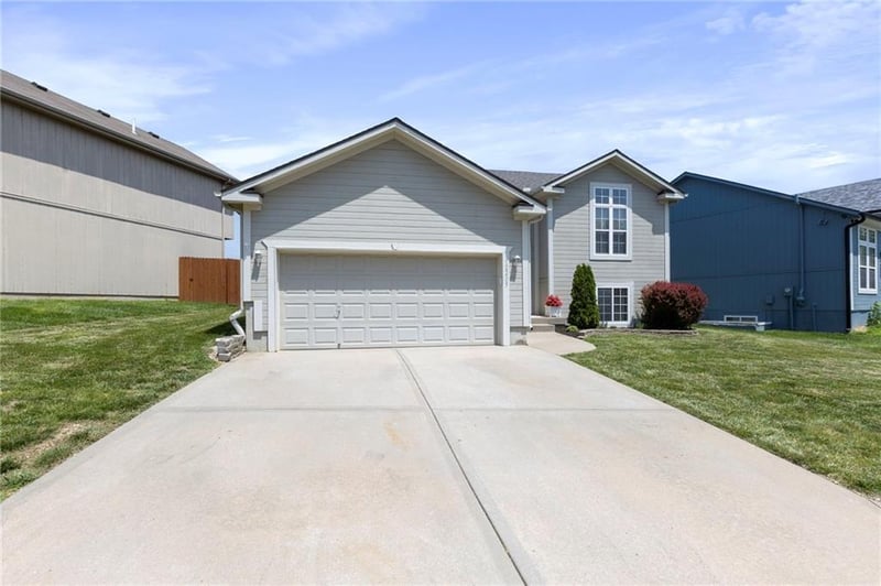 12205 N Atkins Ave, Kansas City, MO 64163