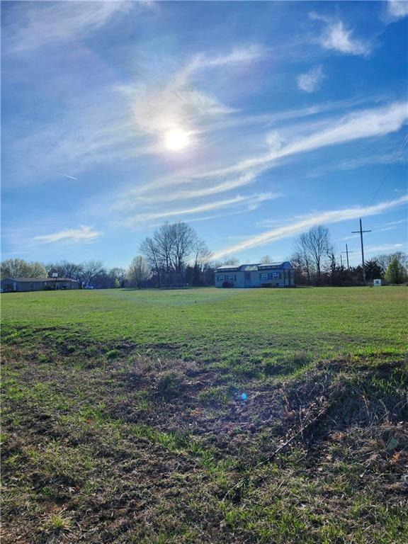 2 Maple Dr, Linn Valley, KS 66040