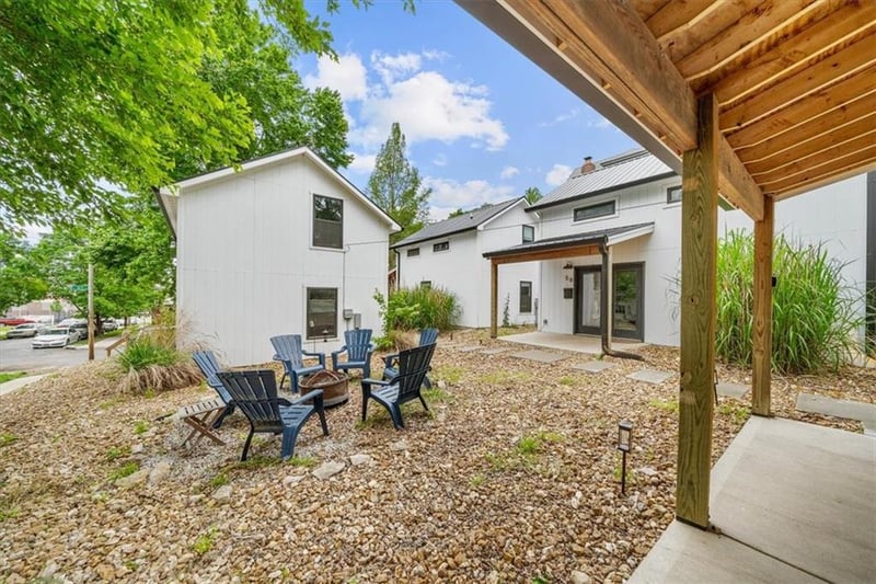 56 E 32 St, Kansas City, MO 64111