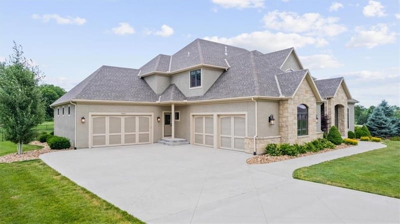6555 W 188th St, Stilwell, KS 66085