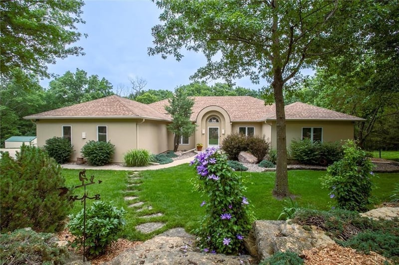 13738 Lookout Dr, Kansas City, MO 64139