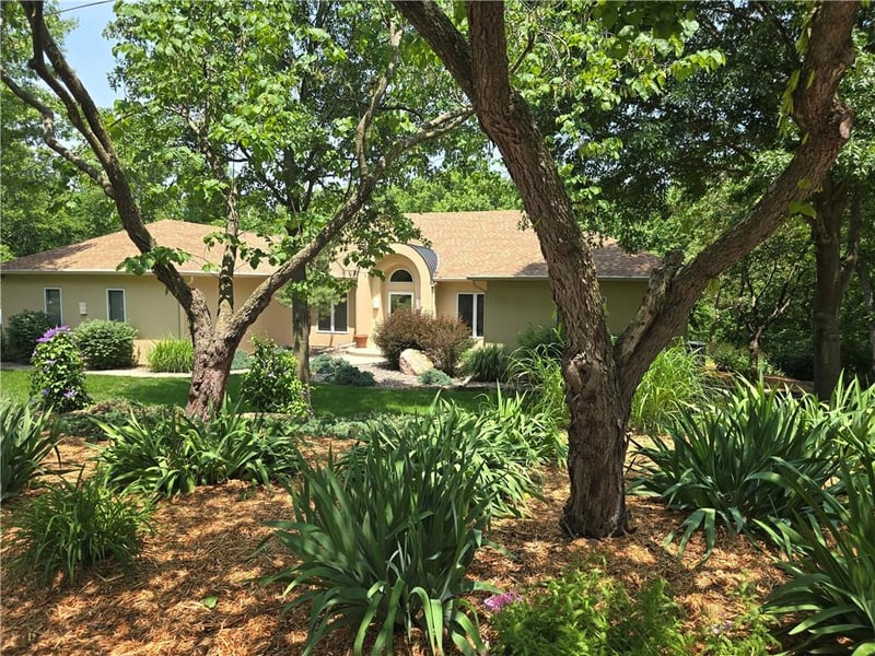 13738 Lookout Dr, Kansas City, MO 64139