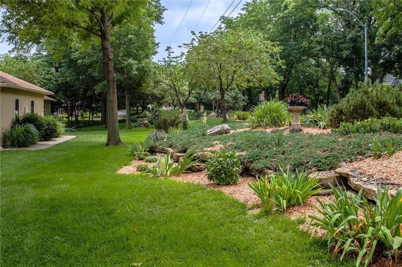 13738 Lookout Dr, Kansas City, MO 64139