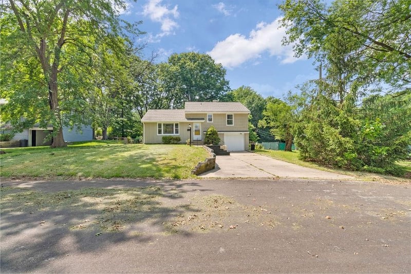 8500 Everett St, Raytown, MO 64138