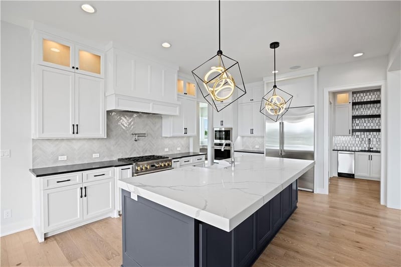 12110 W 173rd Ter, Overland Park, KS 66221