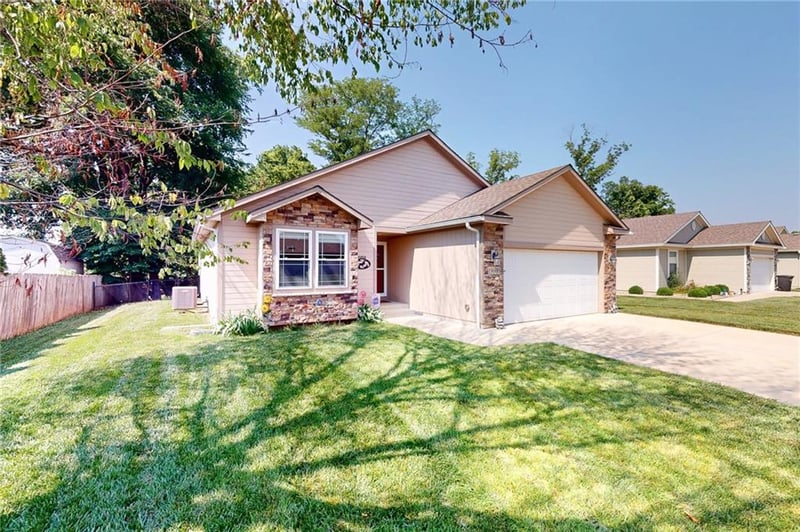 19600 E 20th St N, Independence, MO 64058