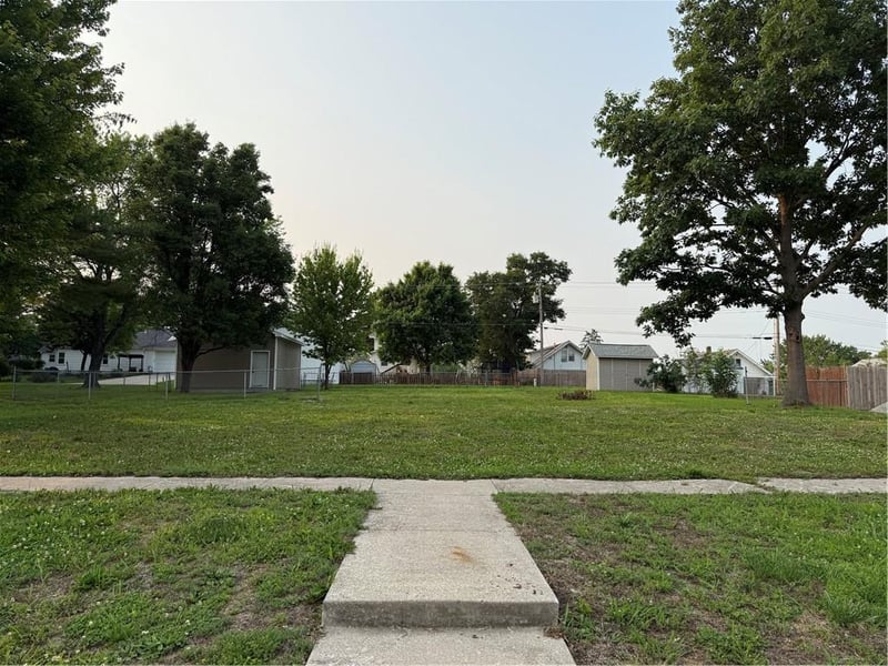 339 E 3rd St, Lawson, MO 64062