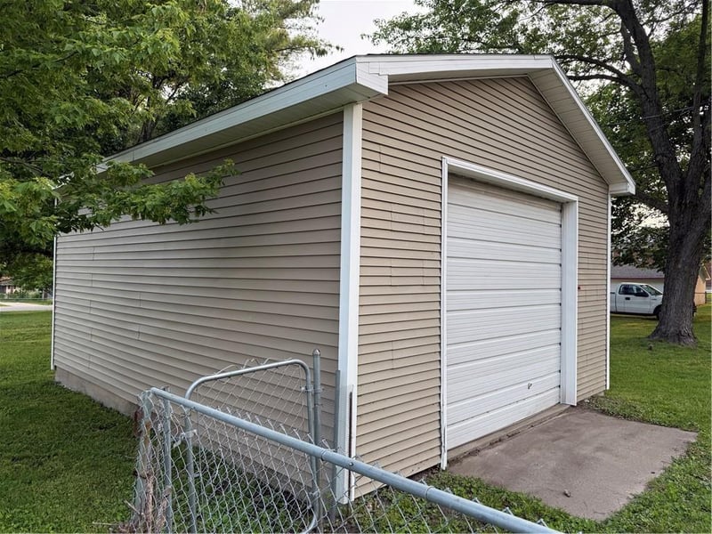 339 E 3rd St, Lawson, MO 64062