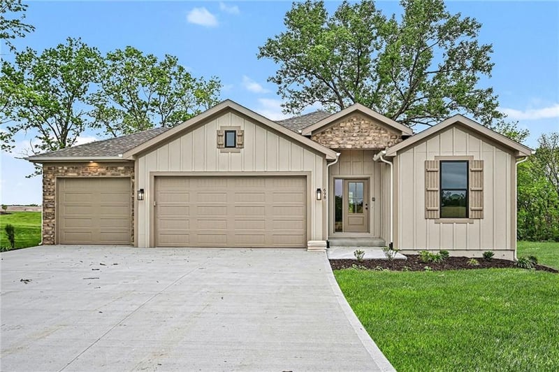 698 Salem Rd, Lawson, MO 64062