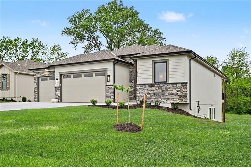 696 Salem Rd, Lawson, MO 64062