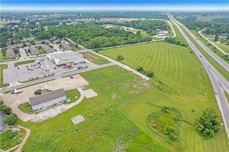 600 Schug Ave, Peculiar, MO 64078