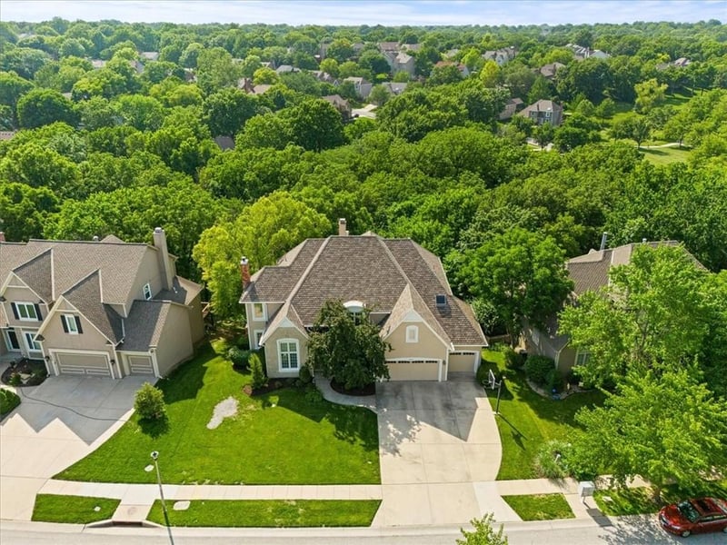 8436 Widmer Rd, Lenexa, KS 66215