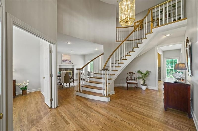 8436 Widmer Rd, Lenexa, KS 66215