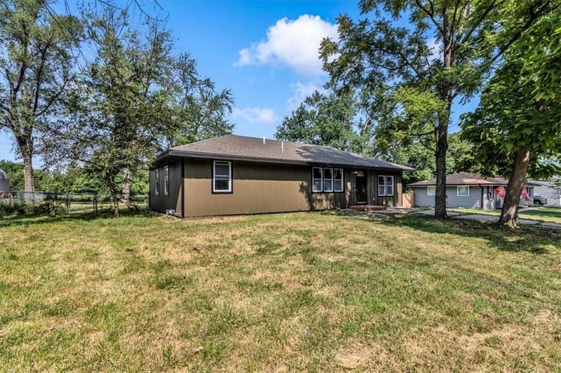 12926 Virginia Ave, Kansas City, MO 64146