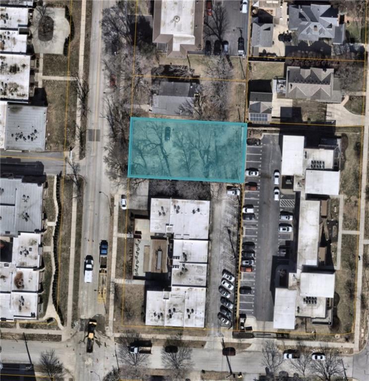 3629 Warwick Blvd, Kansas City, MO 64111