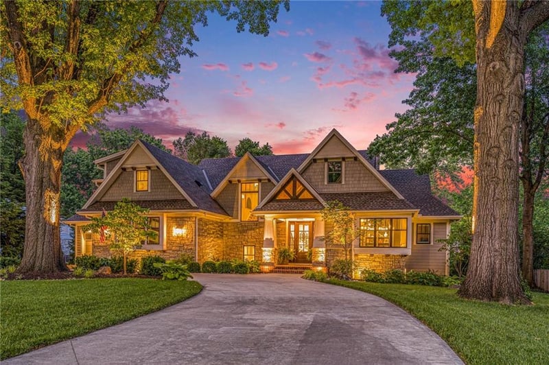 9001 Lee Blvd, Leawood, KS 66206