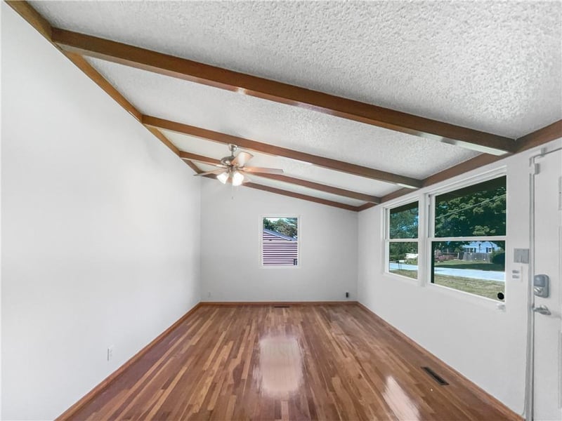 2939 Jewett St, Kansas City, MO 64117