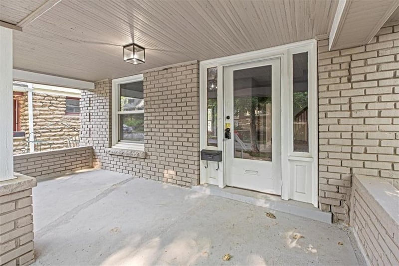 4102 Charlotte St, Kansas City, MO 64110