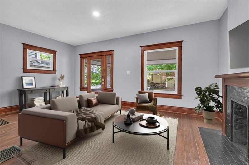 4102 Charlotte St, Kansas City, MO 64110