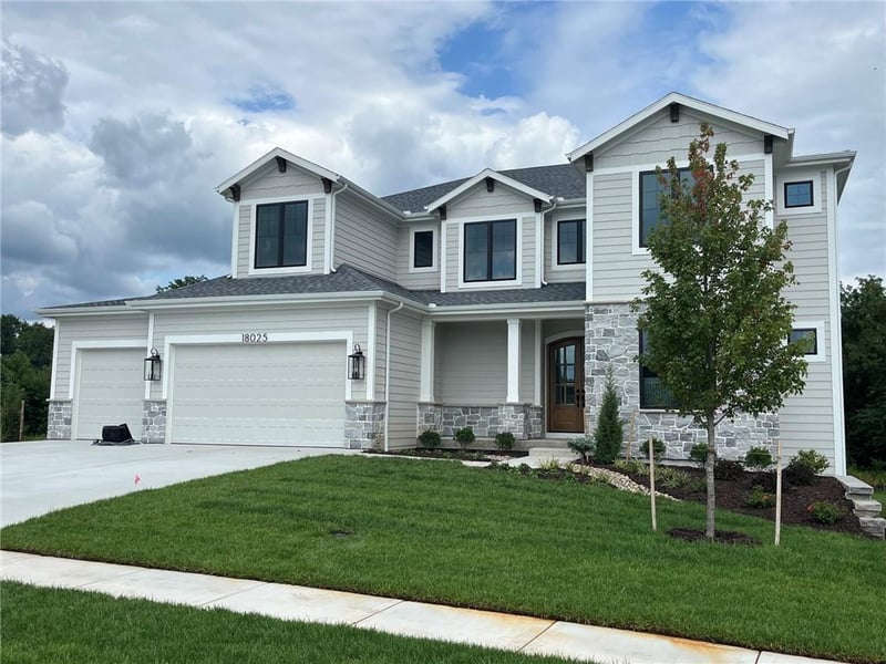 18025 Cody St, Overland Park, KS 66013