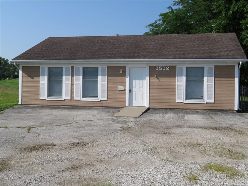 1312 6th St, Osawatomie, KS 66064