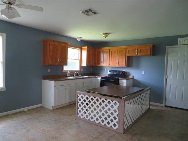 1312 6th St, Osawatomie, KS 66064