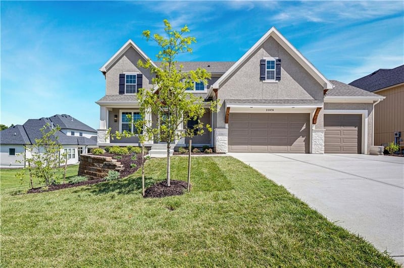 22076 99th Ter, Lenexa, KS 66220