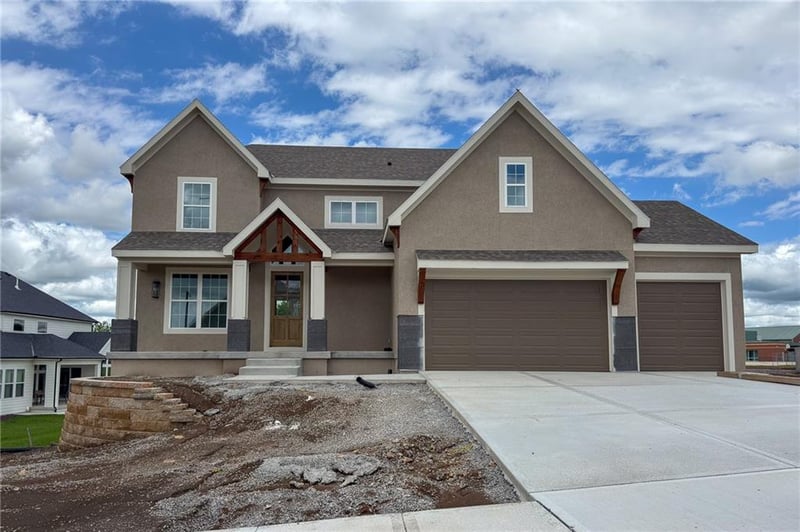 22076 99th Ter, Lenexa, KS 66220