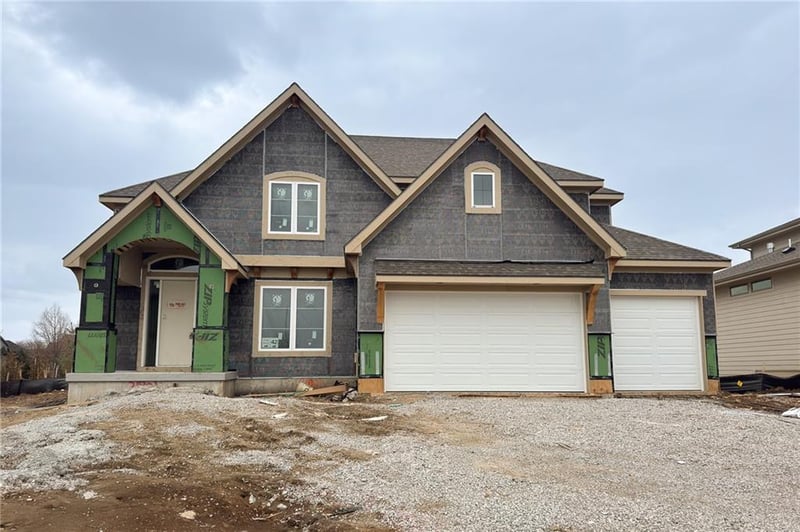 21901 99th Ter, Lenexa, KS 66220